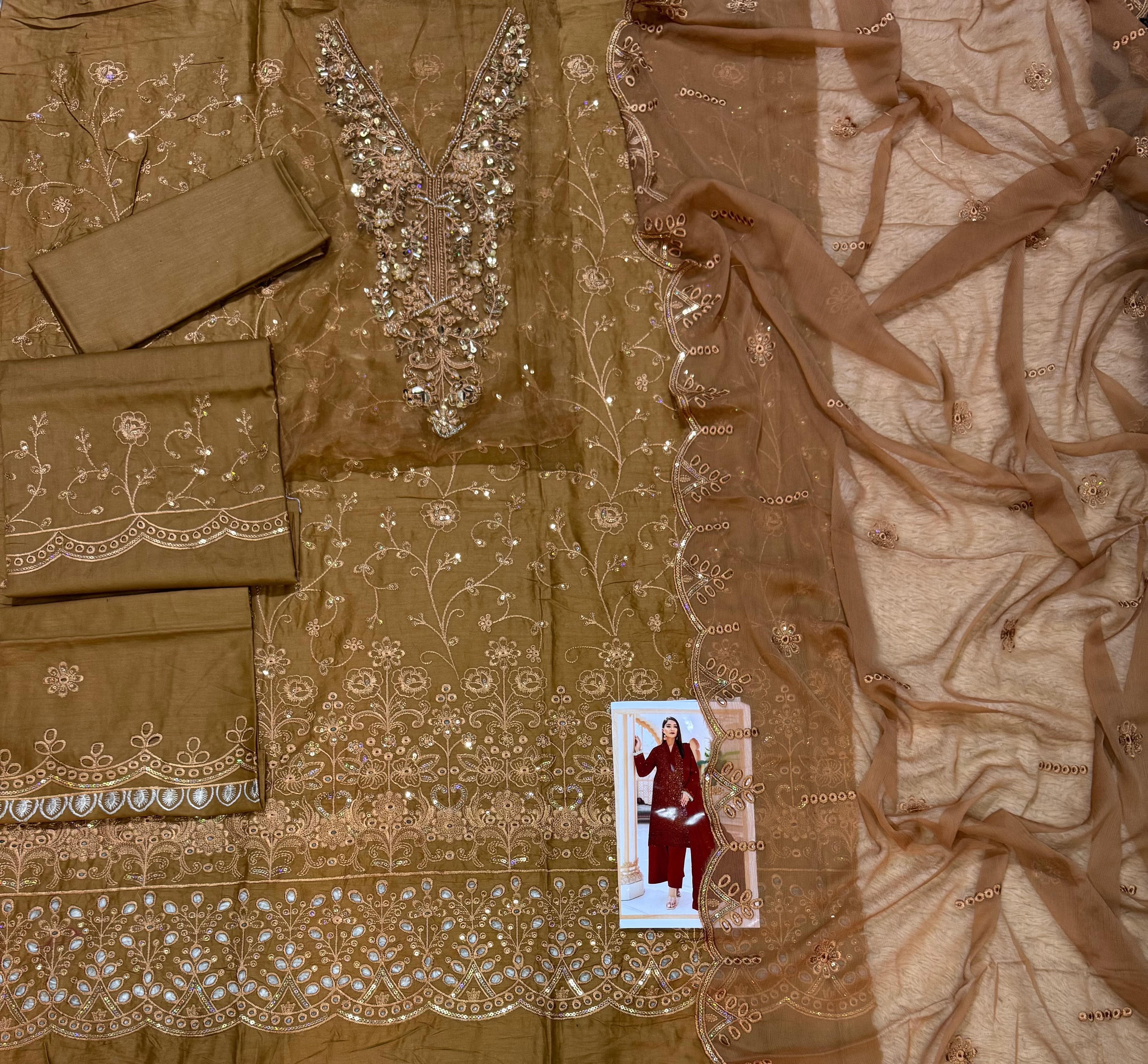 Designer Luxury Embroidered 3-Piece Lawn Suit