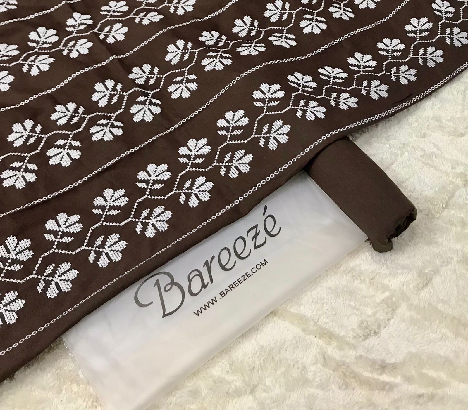 Bareeze Embroidered Lawn 2PC 🌸